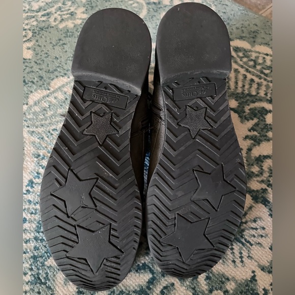 Cliffs by White Mountain Boot - Picture 6 of 6